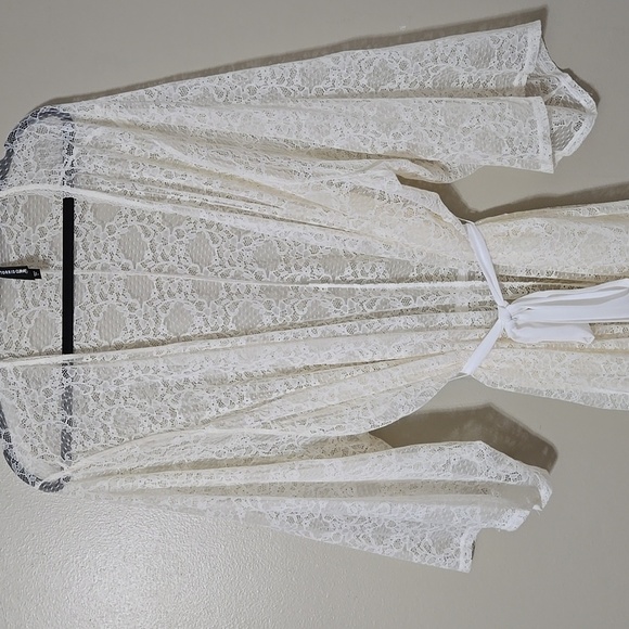 Torrid Curve Ivory Lace Robe Size 5X - Picture 4 of 11